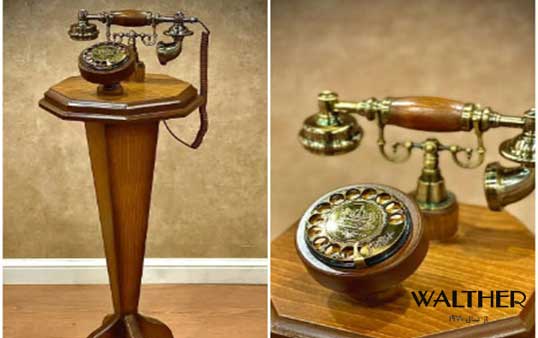 تلفن کلاسیک ایستاده